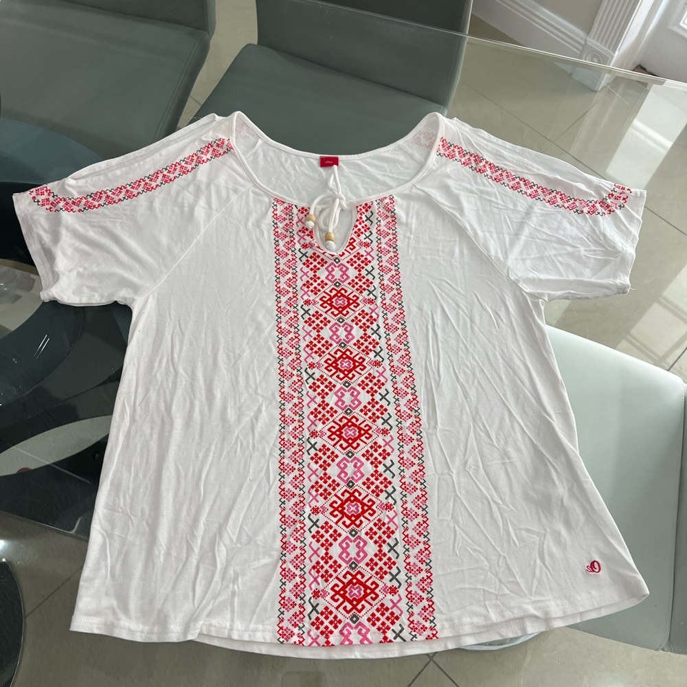 S. Oliver Women’s Cold Shoulder top size L
